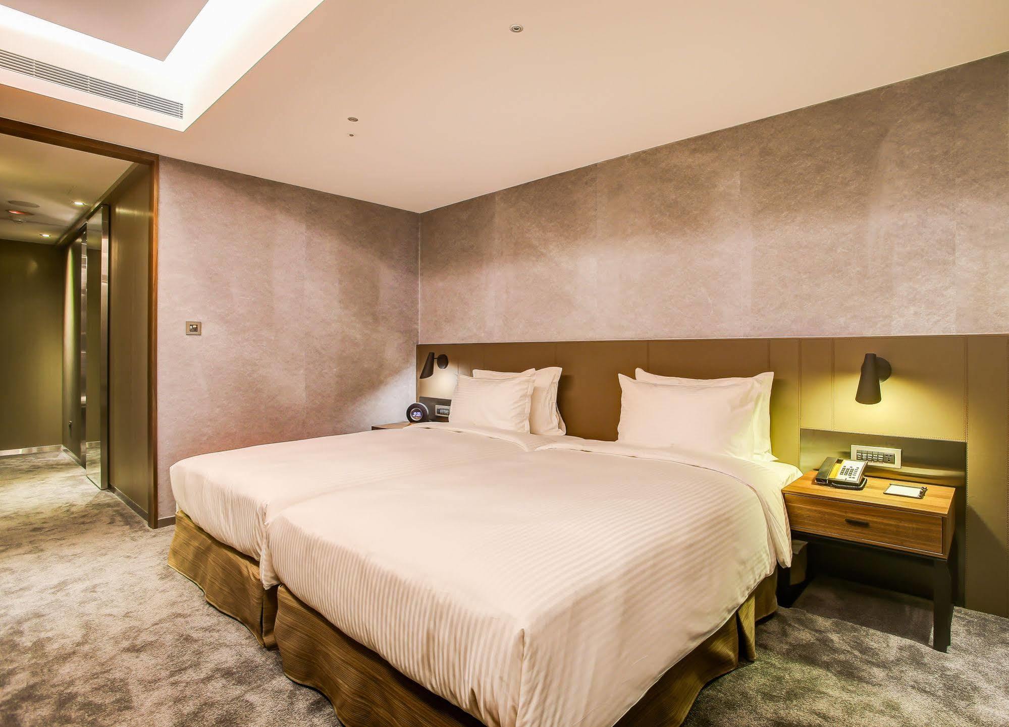 Check Inn Taipei Nanjing Exterior foto